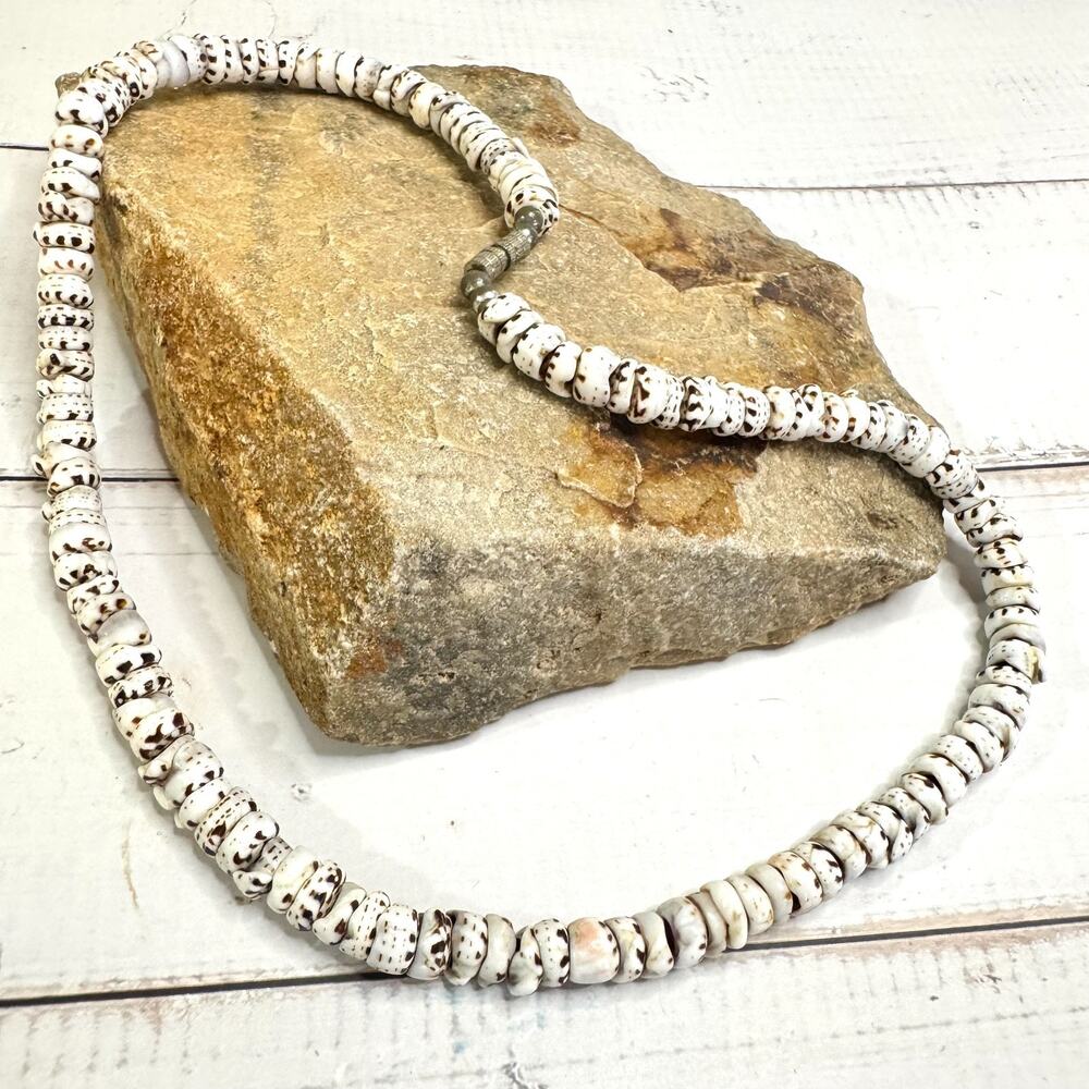 Vtg Puka Shell Necklace 17" Hawaiian Multicolor Spotted Barrel Clasp 30g Surfer